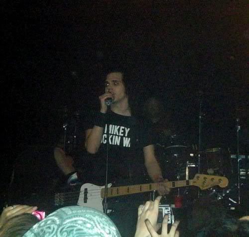 Mikey Hourly tweet media