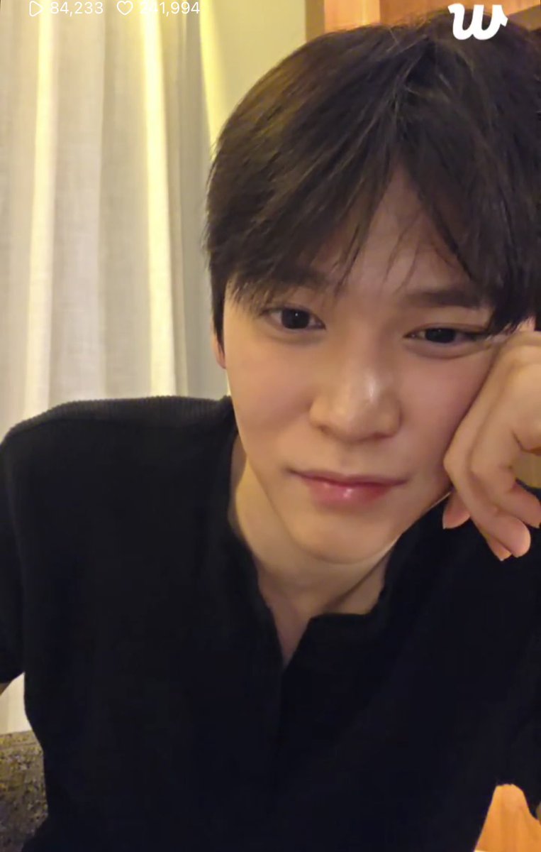 kong0319_'s tweet photo. 너무 남친같이 쳐다보진마 https://t.co/Bqvx8pHN8D