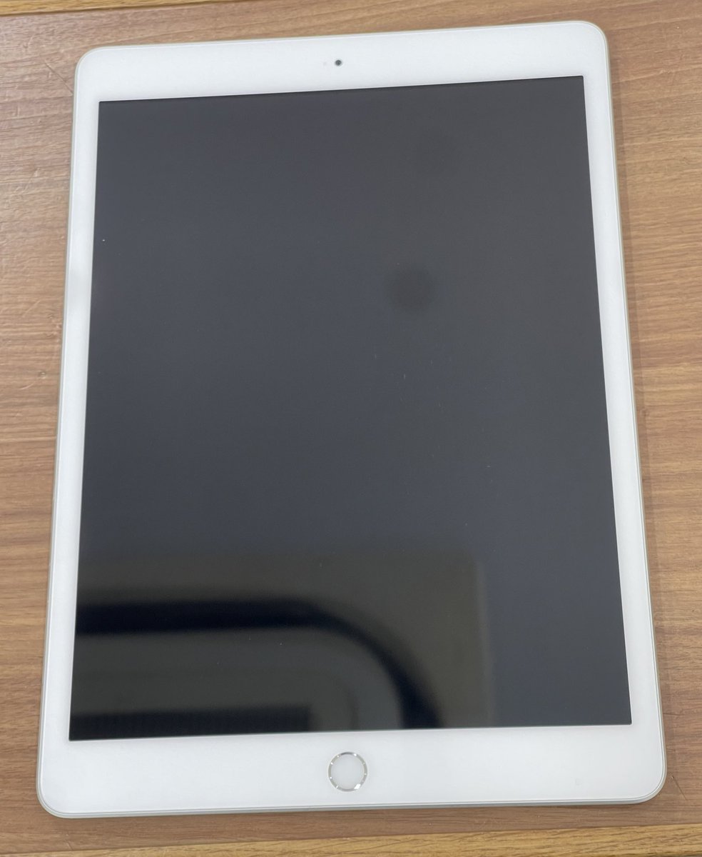 utpcmobile's tweet image. 📱【大量入荷】
iPad 第7世代 32GB 💥 Dランク特価
⚠️ 液晶パネル内にホコリ混入・外装傷など
💰 ¥9,000（税込）

🛒 店舗・通販ともに販売開始 📅 3月20日 11:00〜

#iPad #中古iPad  #特価品 #セール