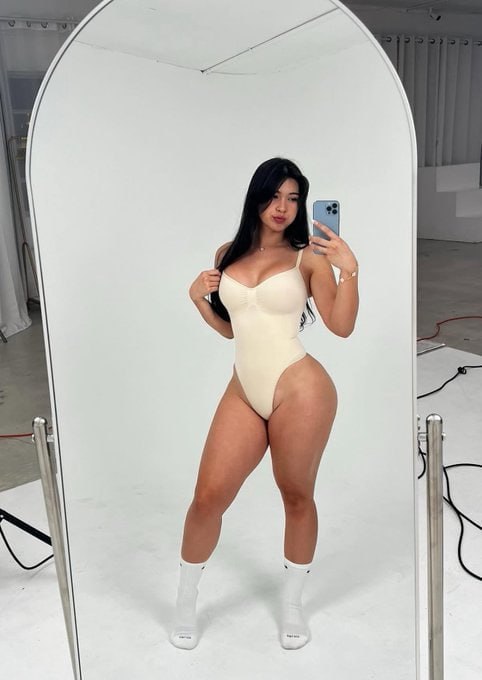 s c e n e tweet media