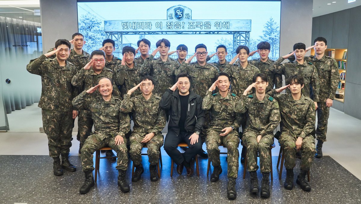 Official_KDJ's tweet photo. #김동준 배우의 
새로운 작품 출연 확정 소식을 전해드립니다.🎉

2026년 하반기 방영 예정인
<#신병4 : 사포타주>에 김동준배우가
 '전세계' 역으로 출연을 확정하였습니다🪖

완벽한 군인 캐릭터로 찾아 올
김동준 배우에게 많은 응원을 부탁드립니다👏🏻

<사진 출처 : KT 스튜디오지니>

#KIMDONGJUN https://t.co/Y9JT7abegb