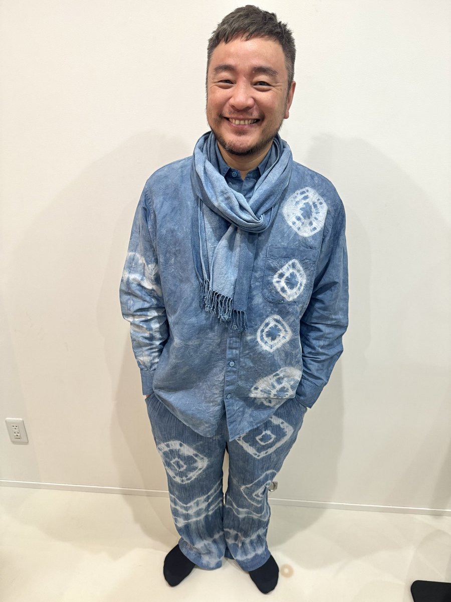 mmm_laboratory's tweet photo. 私が主人用に染めた
藍染めのセットアップ

着たら思った以上に
似合ってて嬉しい😆🙌

#藍染め
#草木染め https://t.co/9l4aQqRHYy