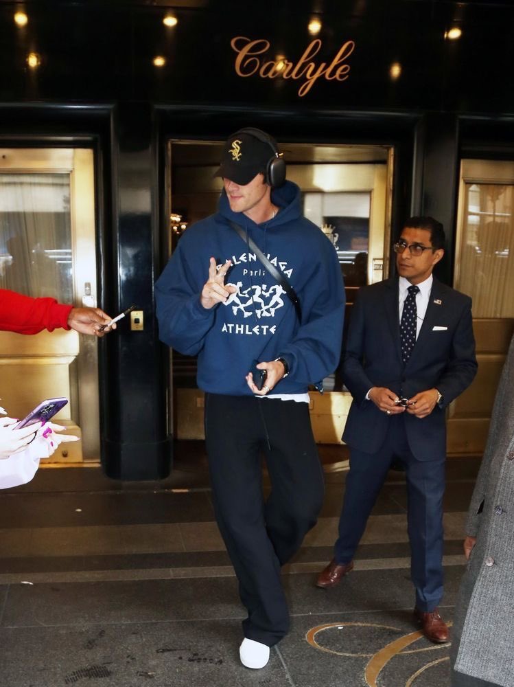 Samantha tweet media