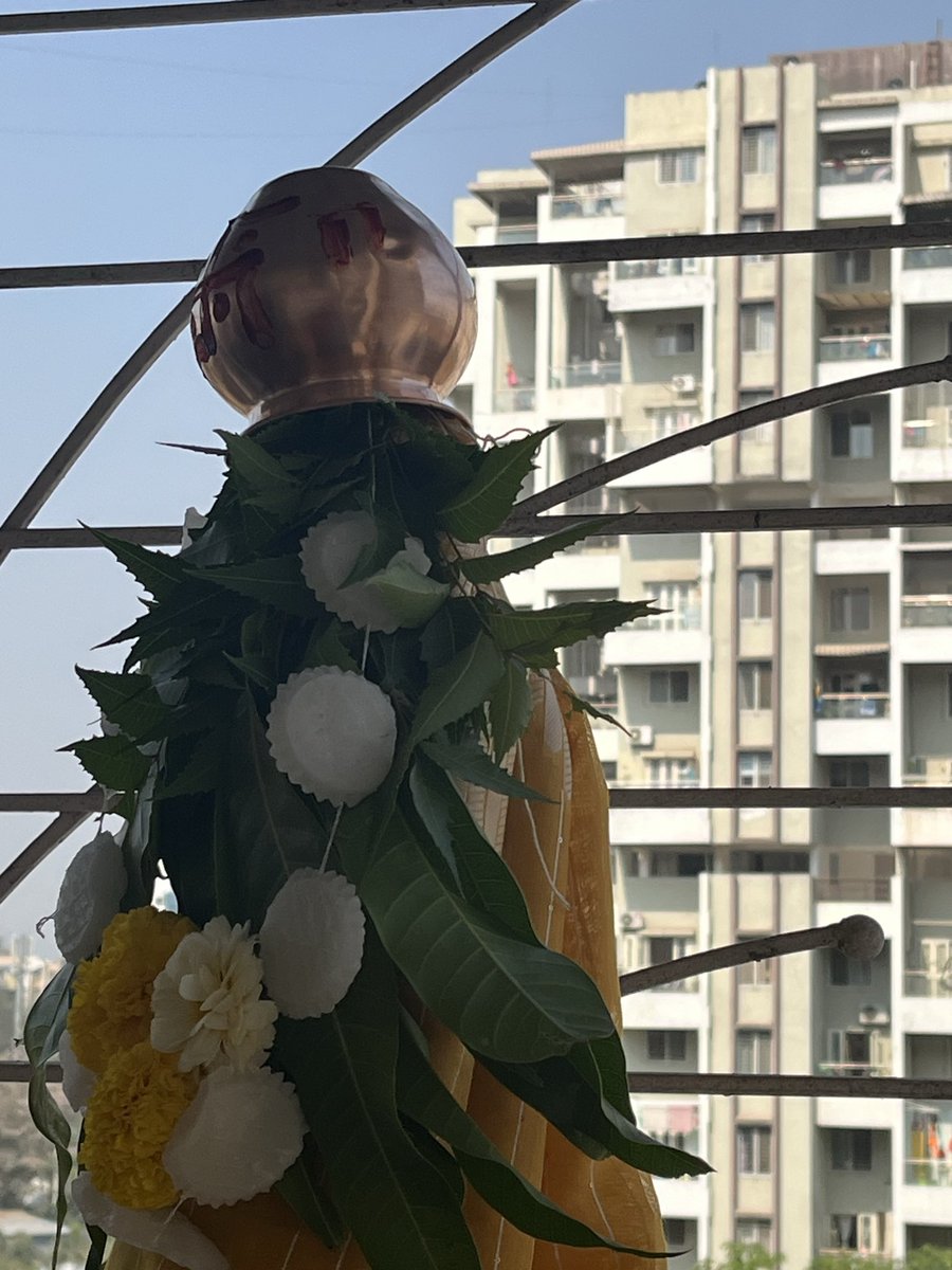 CAAmol_Ingle's tweet photo. Shubh Gudi Padwa!  
गुढी पाडव्याच्या हार्दिक शुभेच्छा! नवीन वर्ष आपल्या जीवनात सुख, समृद्धी आणि प्रगती घेऊन येवो. 🙏 https://t.co/7DCv2pA7lj