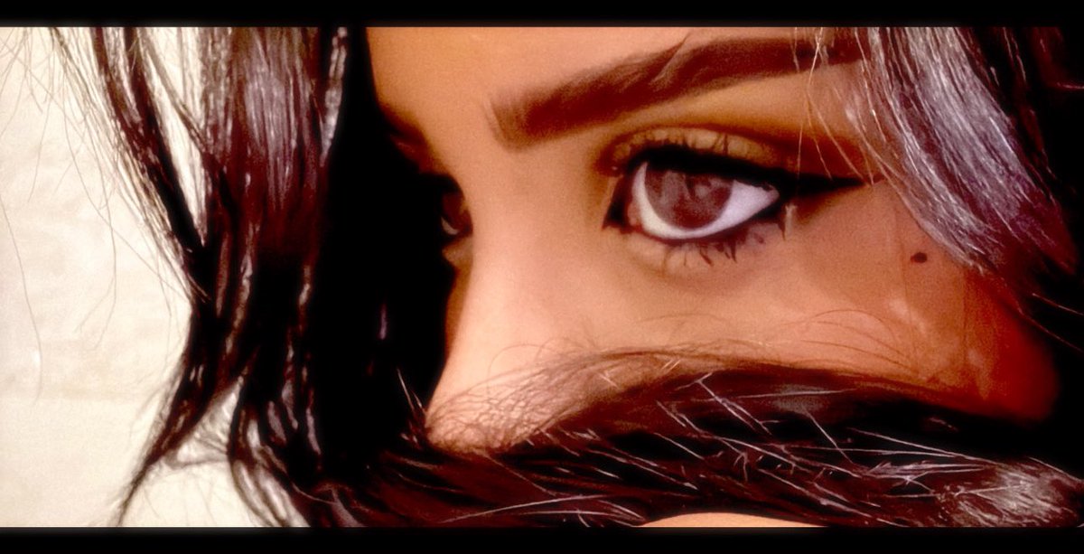 ladyTuliip's tweet photo. و من يضيق به الصدر ؟
و أنتي عيونك وسا ا ا ا ا ا ا ا ع
ياخذ من عيونك الواسعه . . وسّعة صدر

والشجاع إللي يقولون فـ الهيّـه شجاع !
قدام رمشك يرفع إيديه . . وسلاحه حـدّر https://t.co/kjPQigymH4
