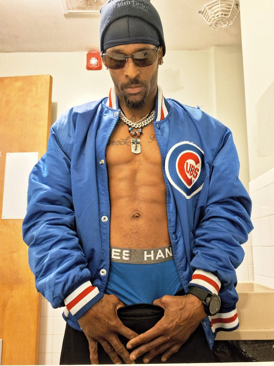 CurvedMonsta's tweet photo. Come get dis DICK..... Inbox drier than the Sahara Desert lol so if you wanna talk then hit my inbox https://t.co/a2lluUW1E7