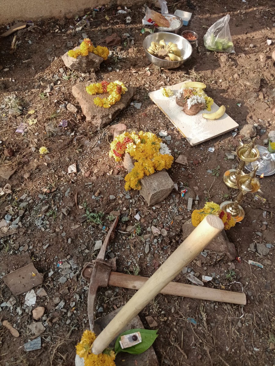 ಕನಸು ಕಾಣುತ್ತಾ ಸುಮ್ಮನೆ ಕುಳಿತುಕೊಳ್ಳಬೇಡಿ, ಆ ಕನಸುಗಳನ್ನು ನನಸು ಮಾಡಿಕೊಳ್ಳಲು ಪ್ರಾಮಾಣಿಕವಾಗಿ ಶ್ರಮಿಸಿ. ನಮ್ ಕನಸು ಕೂಡ ನನಸಾಗುತ್ತಿದೆ.

A house is built with bricks, but a home is made with love, dreams, and memories.

#ಕನಸು_ನನಸು