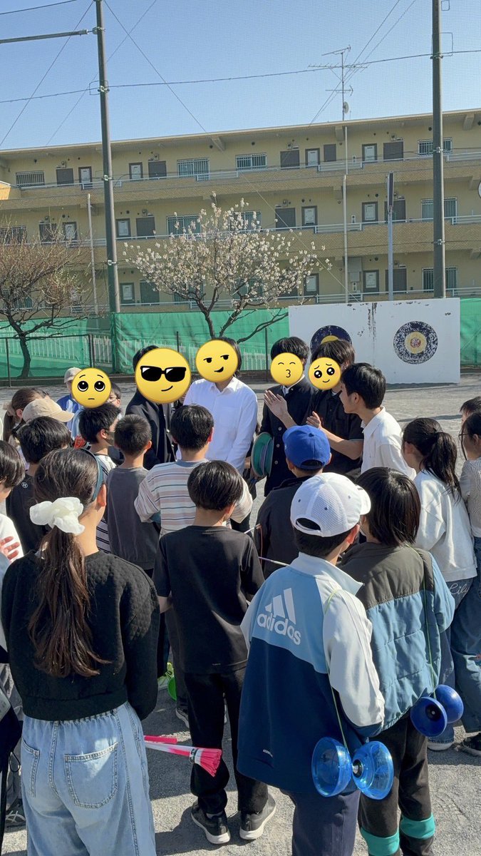 EDAjug's tweet photo. 荏田西小学校の依頼完了しました〜！
パフォーマンスが子供たちに大反響で、交流も楽しくすることができて最高でした！
またお願いします！ https://t.co/UtnX52XO8e