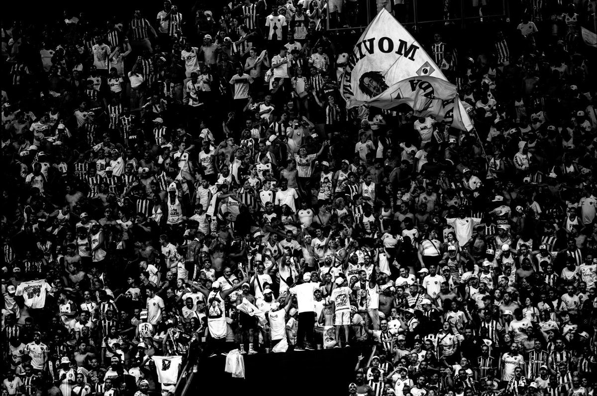 O maior reforço pro jogo de ontem contra o São Paulo: nós.

Vou parafrasear o Gui Frossard: O Galo não consegue viver sem alma. E nós somos a alma do Galo.

Sem nós, não tem Galo. Espero que entendam isso de uma vez por todas.