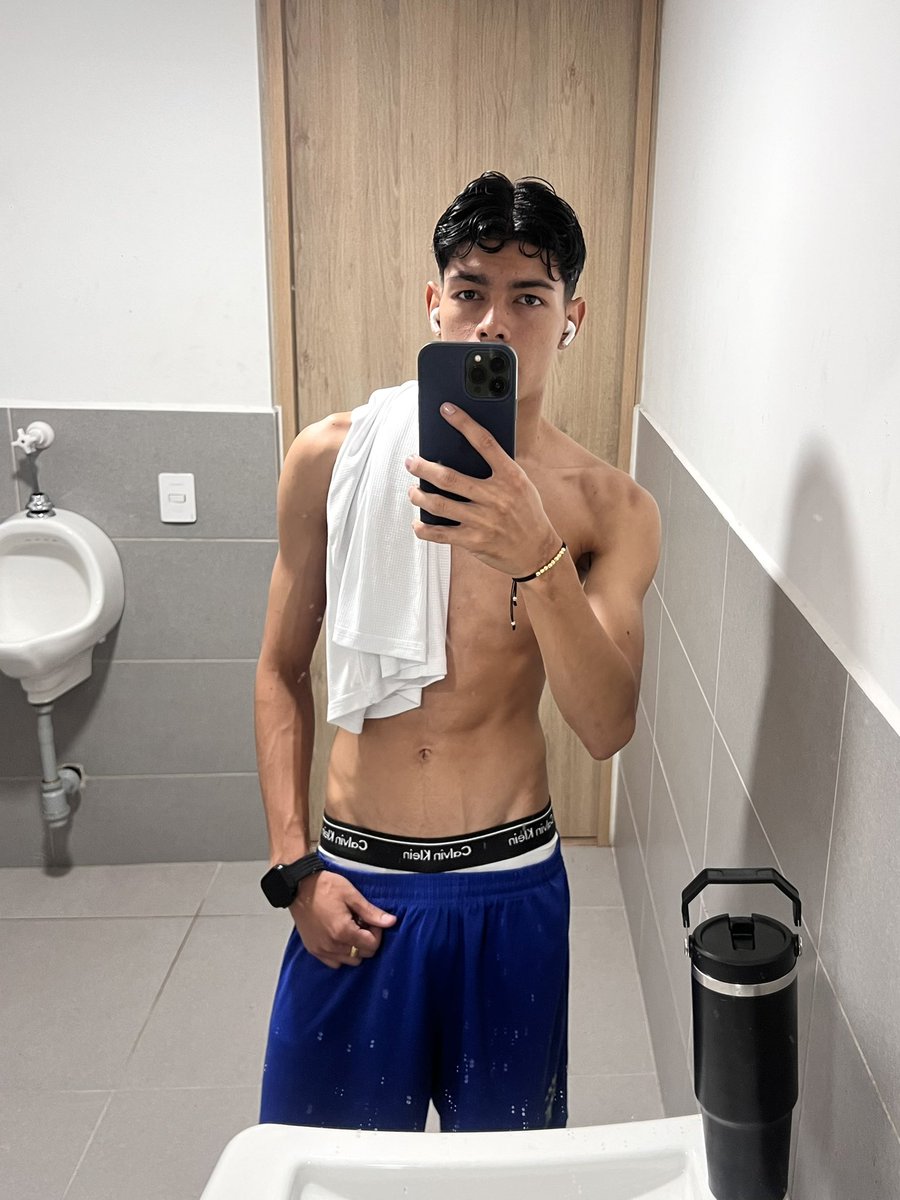 sebas_r19 tweet media