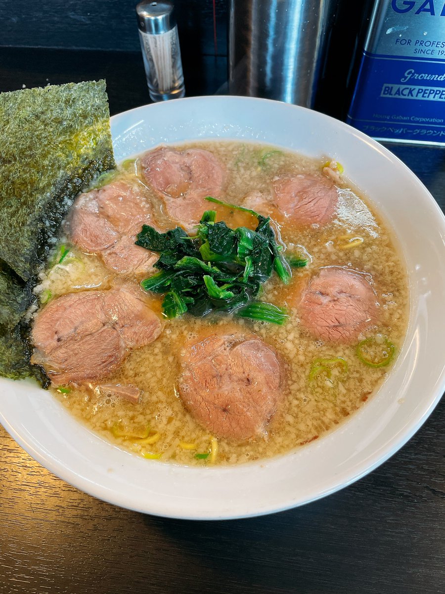 健康診断前の追い込み🍜
#ラーショ
#中盛チャーシュー