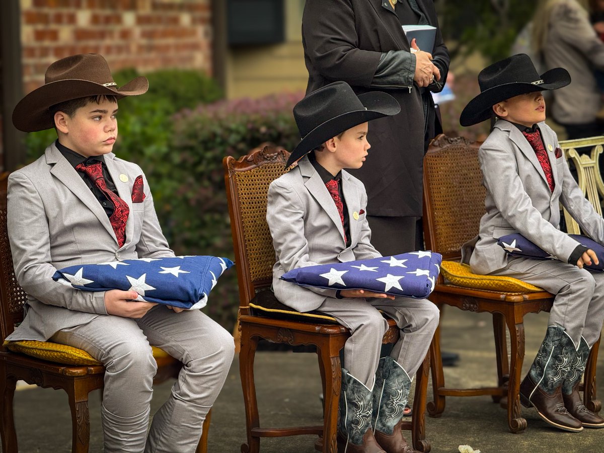 The Kevin Lloyd Project tweet media