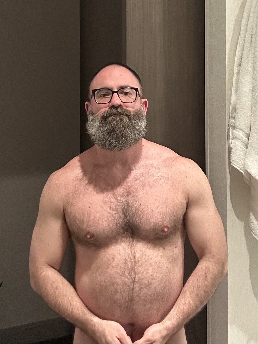 mhdrufus's tweet photo. A little more hotel lighting dad https://t.co/DWyaWVzHmU