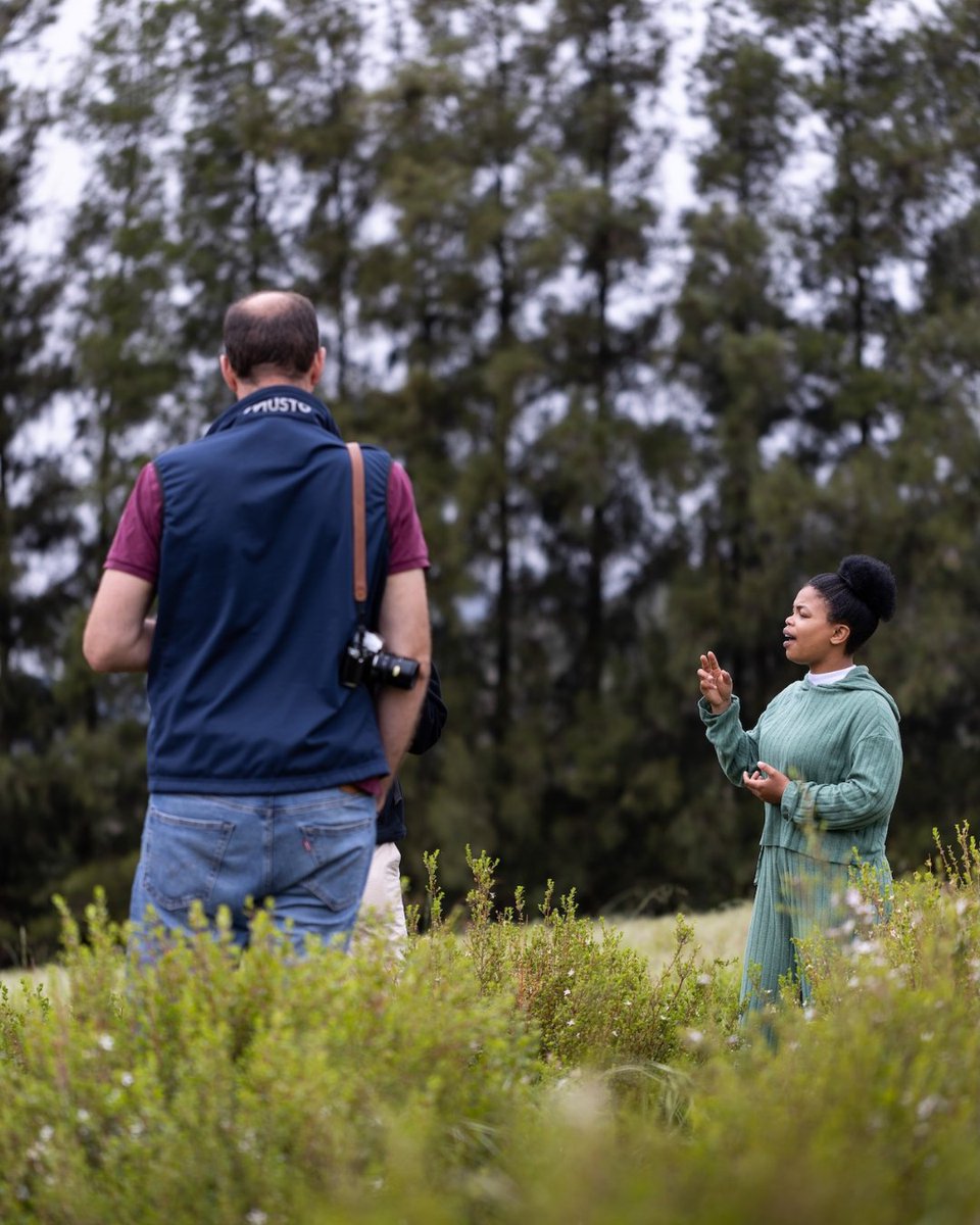 Skimmelberg's tweet image. A good guide, a rolling Cederberg backdrop, and leaves that smell like pure mountain air. We grow certified organic Buchu and Rooibos the sustainable way, then craft teas, oils, and skincare right here on the farm.
#Buchu #Rooibos #Cederberg
