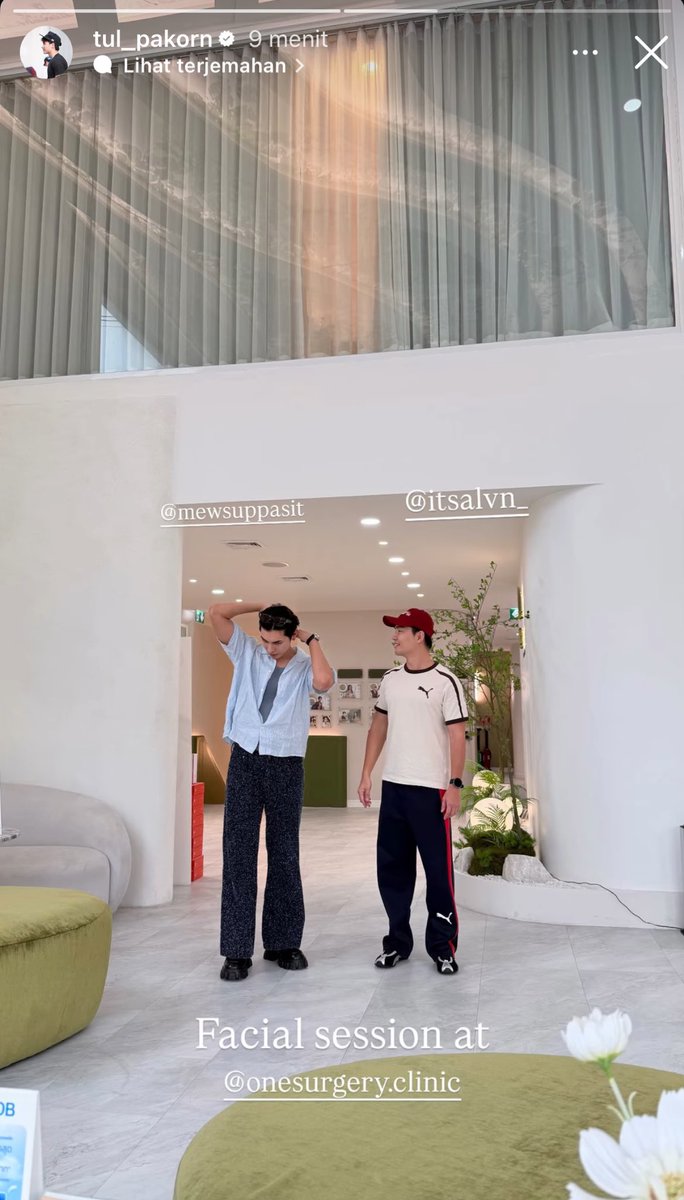 mewnieshi's tweet photo. we always looking at tul taken mew’s photo secretly and this is one of them 5555 like one in a million

#ONEClinic #ONESurgeryAesthetic 
@MSuppasit #MewSuppasit
@octotul #Tul_Pakorn https://t.co/yYatLFlHf9