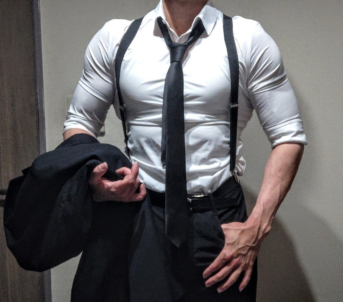 サーバル様/筋肉資料集販売中💪 tweet media