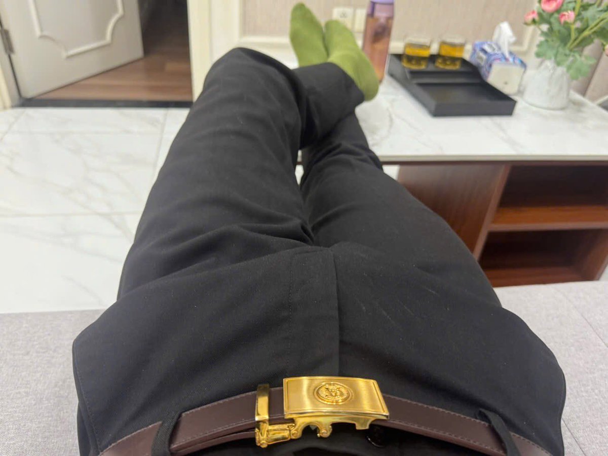 Thầy giáo tình dục tweet media