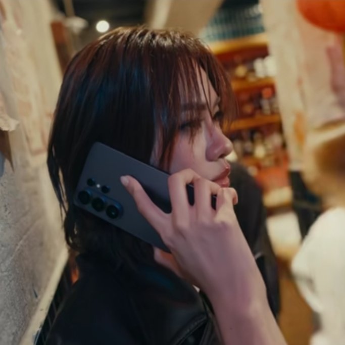 peachiepawsie's tweet photo. now that lookplub has joined the arseni family as their only girl, khun thee hires a female bodyguard to keep her safe which is emi’s character 🙂‍↕️ https://t.co/O6eWXKzQIH