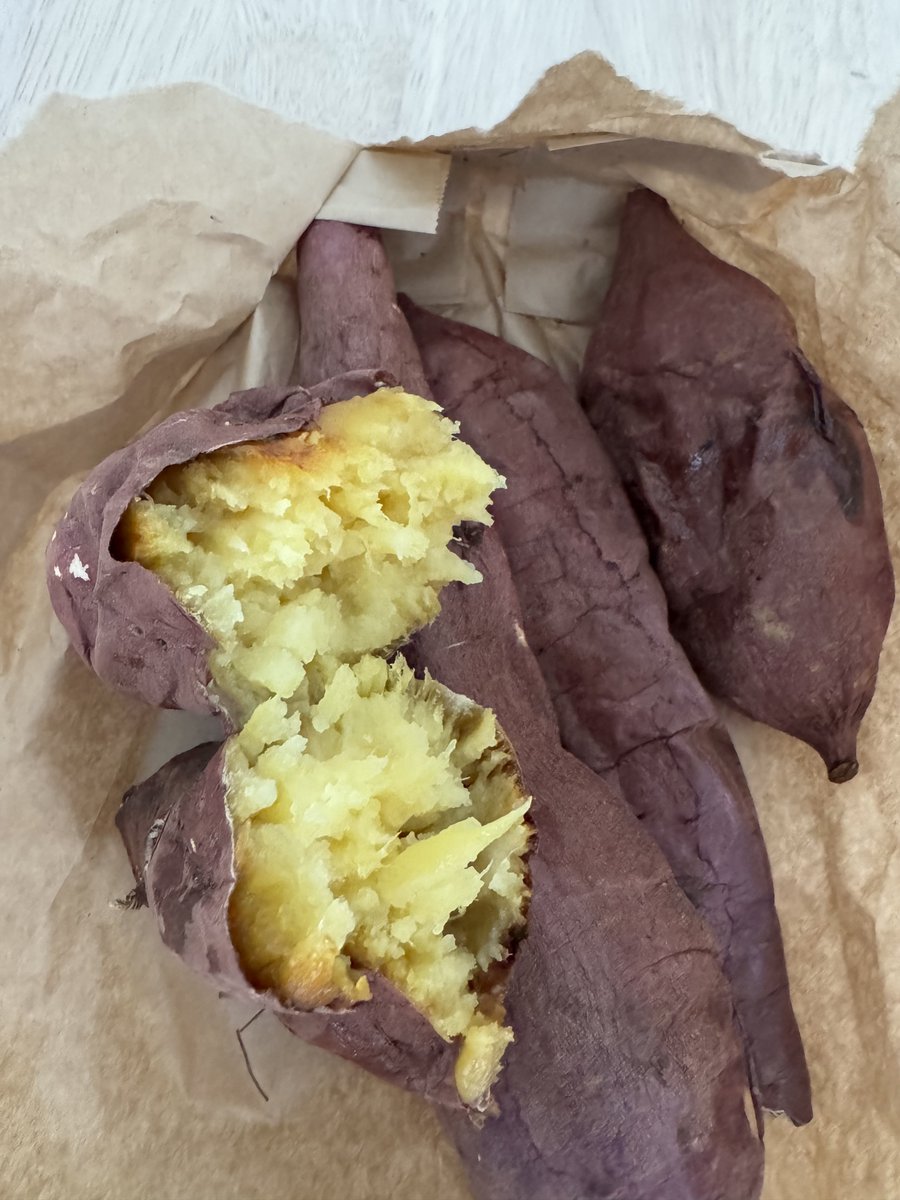 シげ 😐 tweet media