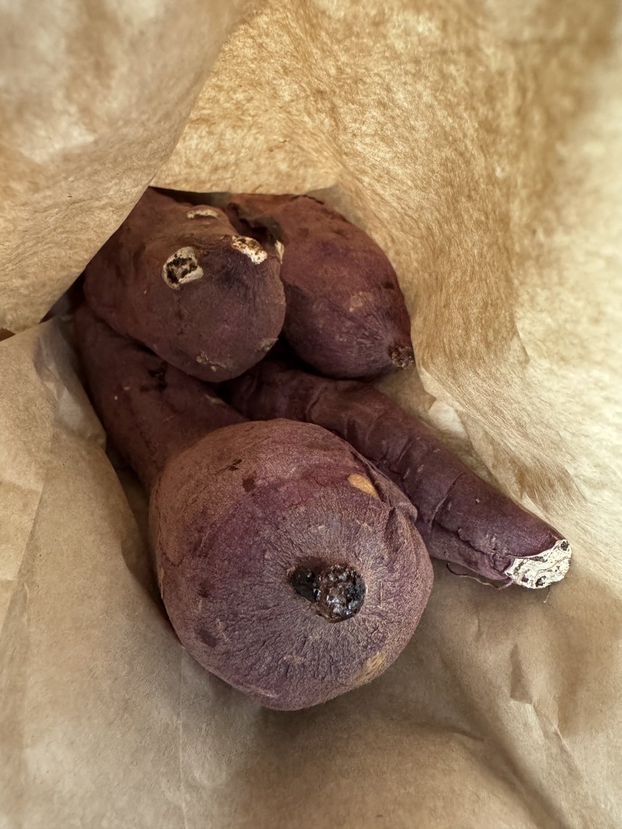 シげ 😐 tweet media