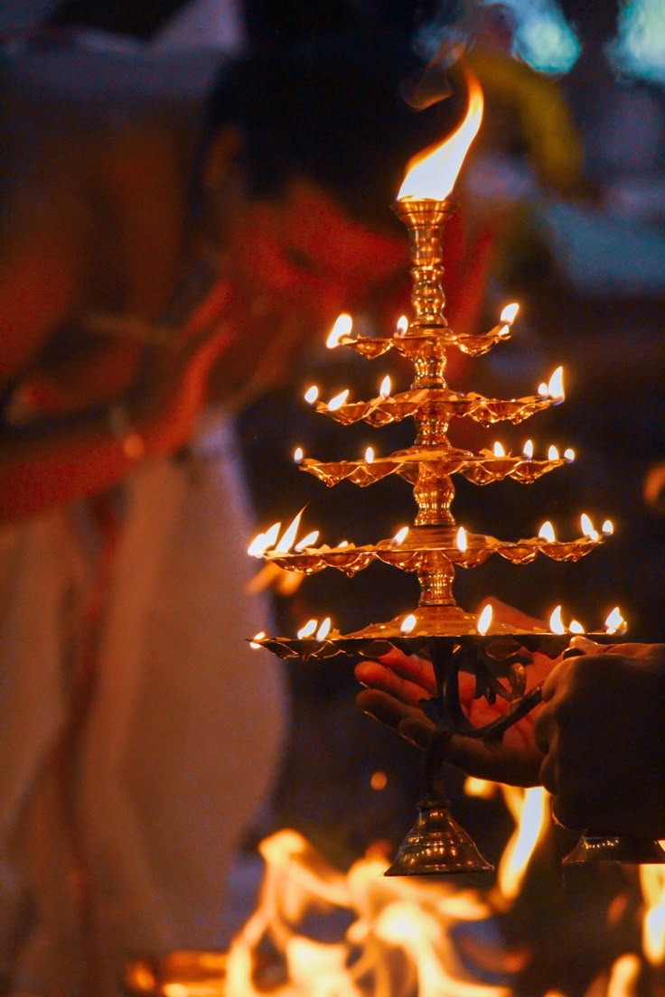 आप सभी को चैत्र नवरात्रि एवं हिंदू नव वर्ष की हार्दिक शुभकमनाएं 🕉️🙏🏻