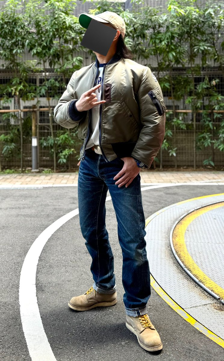 nojeans_nolife's tweet image. マブダチ兄さんが
オレをイメージしてこさえてくれた"Ｊ-SHOCK"
そのモデルと思われる
バズのB-15D MOD🛩️
デカールはエアフォースじゃなく
"buzz ricksons"なんですわ🤘

リバーシブルで
裏📀は"B-15C MOD"バージョンが見られる👺👍

#buzzricksons
#therealmccoys
#denime66xx