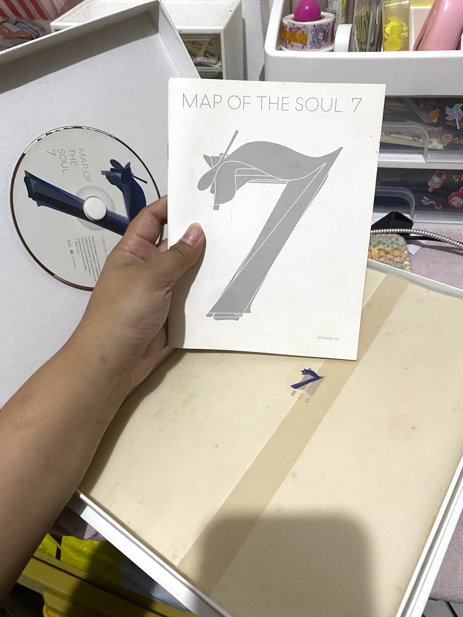 GGUKMYSTAR's tweet photo. BTS "MAP OF THE SOUL 7 VER 2" OFFICIAL ALBUM

✅ with issue
✅ yellowish cover. check the second pic below
✅ with minimal dumi sa front cover
✅ complete set with official photocard "jungkook pc"

PRICE: 899.00 https://t.co/6gKjeBmyr2
