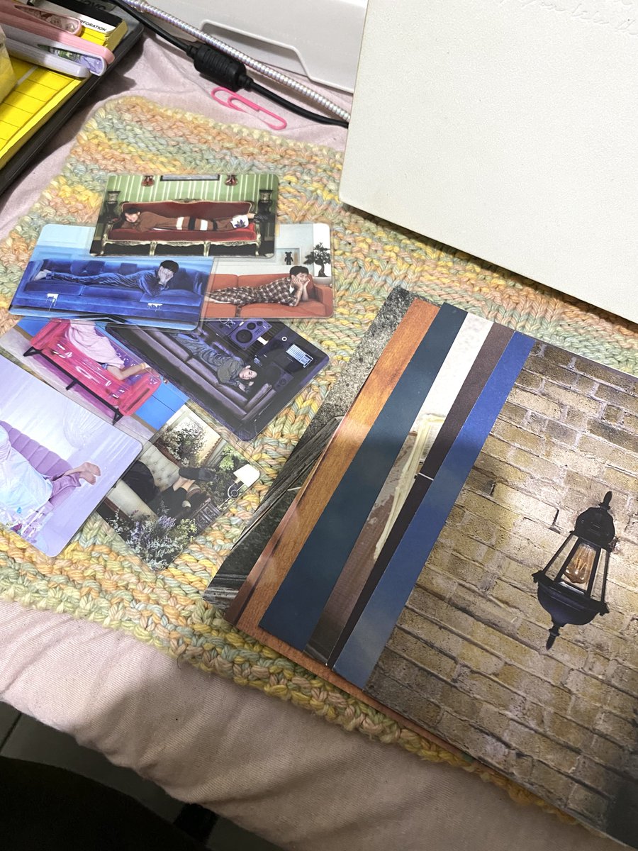 GGUKMYSTAR's tweet photo. BTS "BE DELUXED EDITION" OFFICIAL ALBUM

✅ with issue
✅ with minimal dumi sa front cover and spine
✅ complete set with official photocards and postcards 

PRICE: 1,599 https://t.co/bH9AWd4iTK