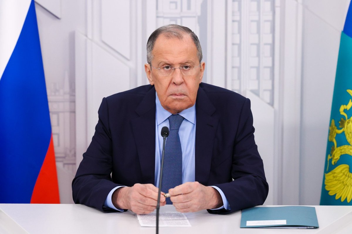 Lavrov alerta sobre el colapso del sistema de no proliferación nuclear por tensiones globales y falta de diálogo ⚠️ El canciller ruso señaló que el fin de tratados clave y ataques a infraestructuras elevan el riesgo de una carrera armamentista mundial 🌍🌎
