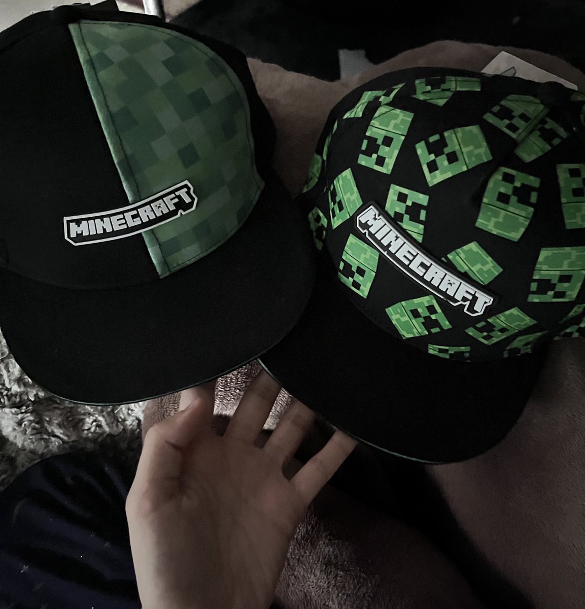 xxtTHEOxx tweet media