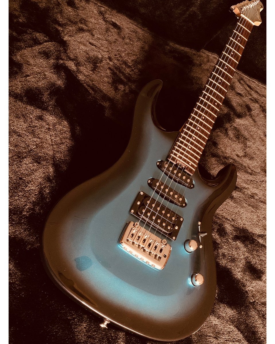 ARIA Guitars tweet media