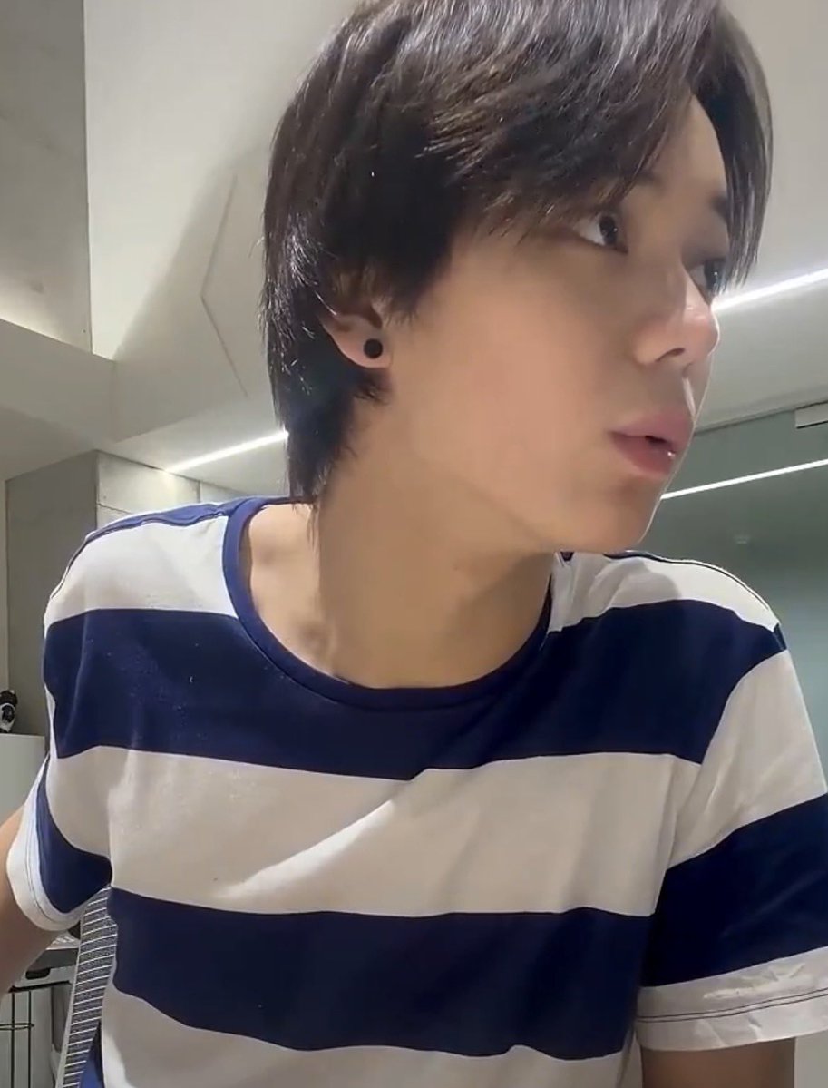 titi ♰ tweet media