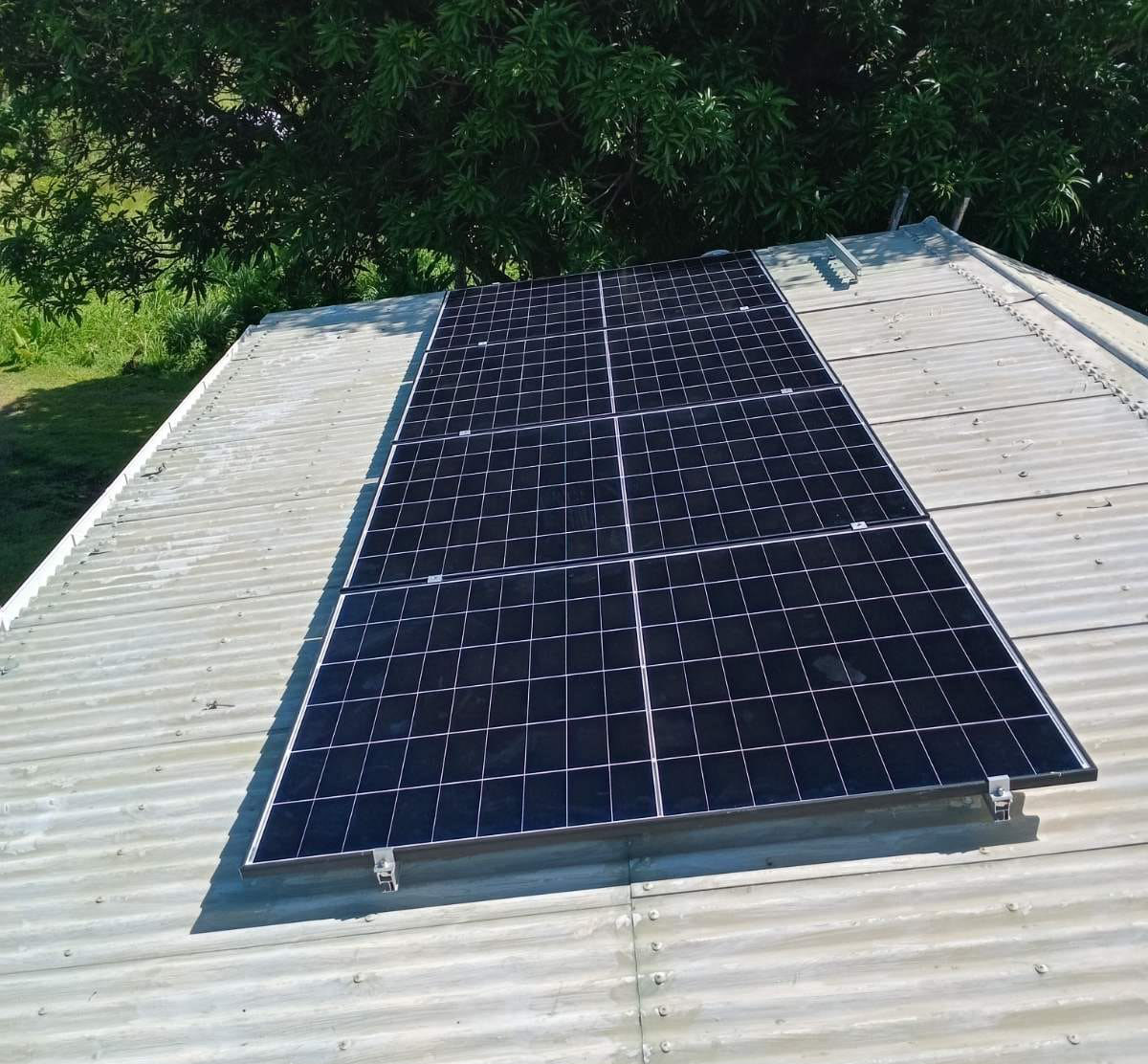 SolarFiji's tweet photo. 🌞 Proud to deliver an off-grid solar system for the Fiji Police Force Quarters in Vanuabalavu 🇫🇯

👉 Read more: https://t.co/Yo39hi1hK4

#solarfiji #victronenergy #FijiPolice #communityproject #OffGridSolarSystem #renewableenergy #solar #AikoSolar https://t.co/h8crcuSpkP