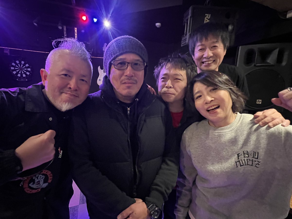 DUMBRECORDS's tweet photo. 先日のTHE KNOCKERS広島編‼︎
平日にも関わらず満員御礼‼︎
ありがとうございました😊
THE KNOCKERSのツアーはまだまだ続くので近くに来たら単品でもバンドでも最高のパンクロックを浴びに行ってね😎 https://t.co/CvxQcHEWRZ