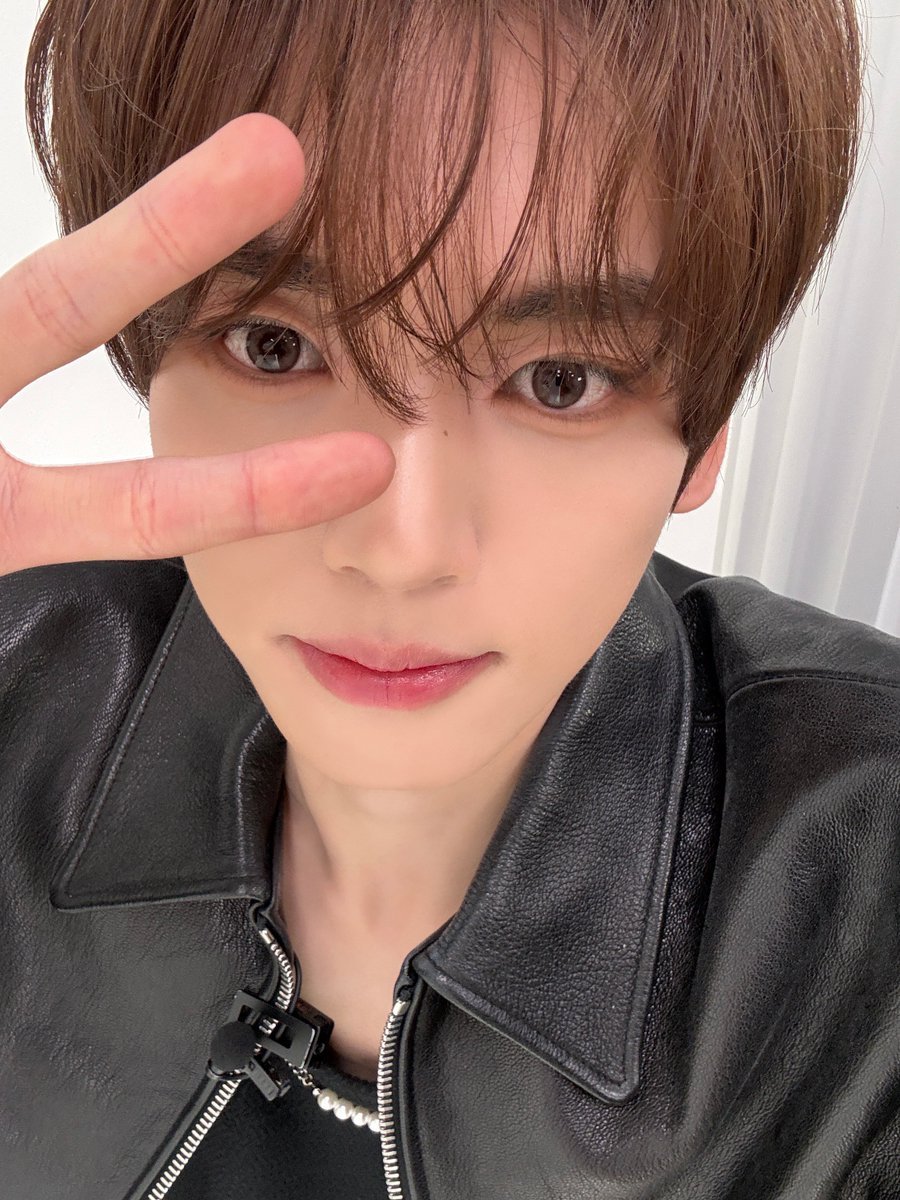 Update KBoys tweet media