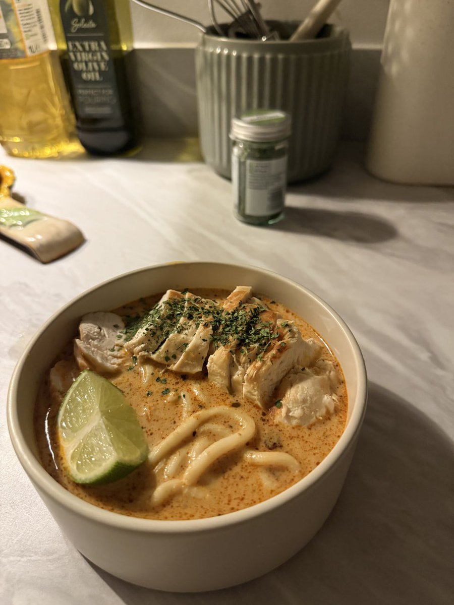 AnnieCox_'s tweet photo. nothing fancy just good food https://t.co/rTMOS4sjMi