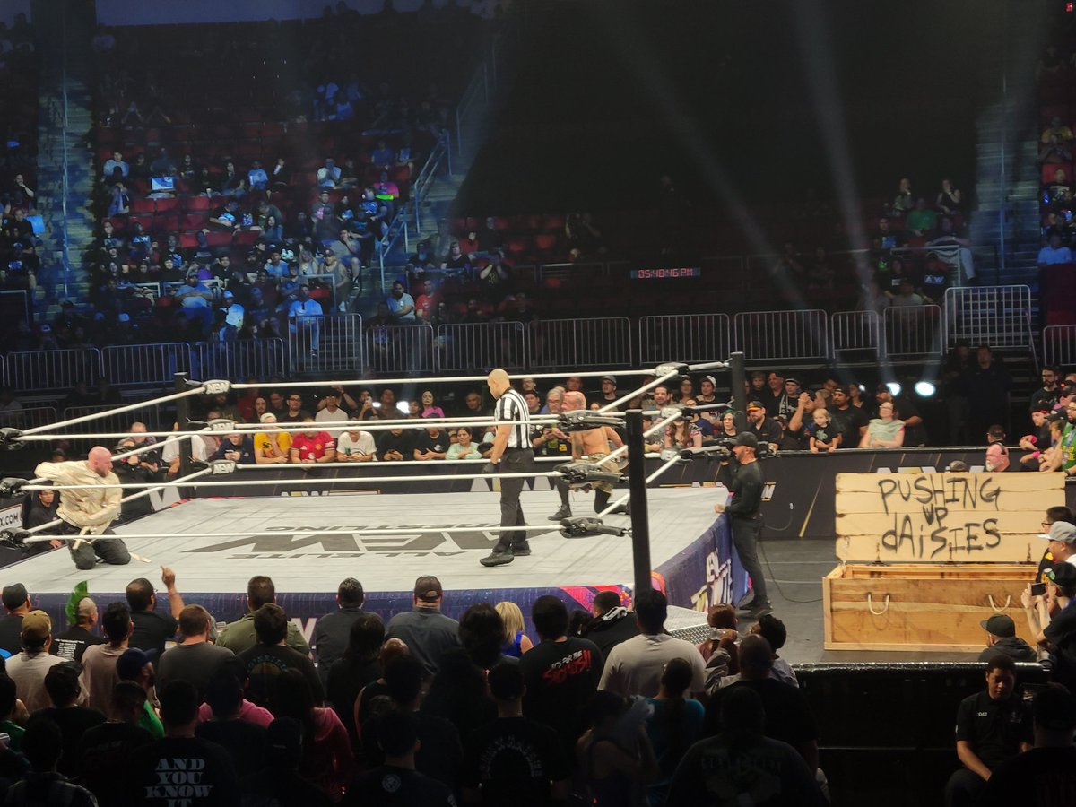 jaztastical's tweet photo. LFG
#AEWDynamite https://t.co/PIZhBcDCWI