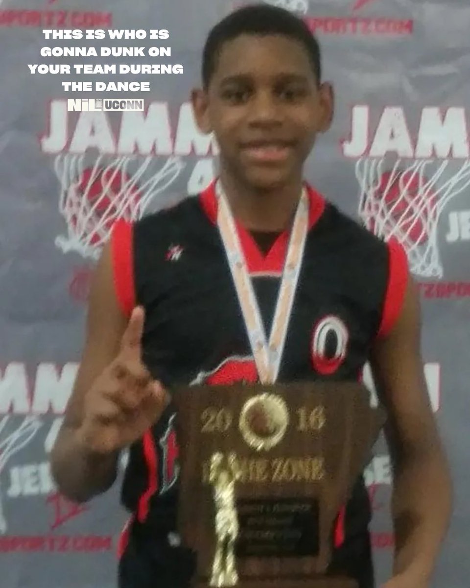 UConn NIL Store tweet media