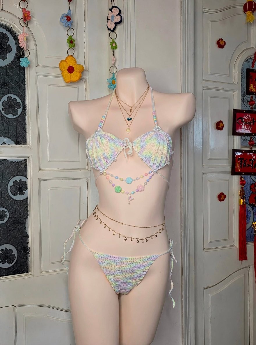 Daisy 🍒 Vgen doll/ plush commission open ✨ tweet media