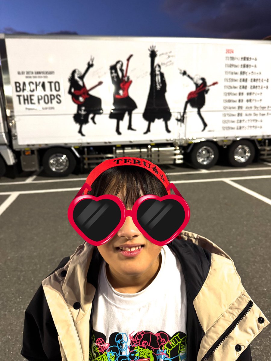 swing619's tweet photo. 小学生TERU命ガールも無事卒業し、中学生TERU命ガールへ🌸
#TERU #GLAY https://t.co/LtBdfREvJc