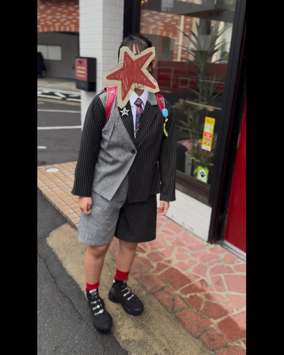 swing619's tweet photo. 小学生TERU命ガールも無事卒業し、中学生TERU命ガールへ🌸
#TERU #GLAY https://t.co/LtBdfREvJc