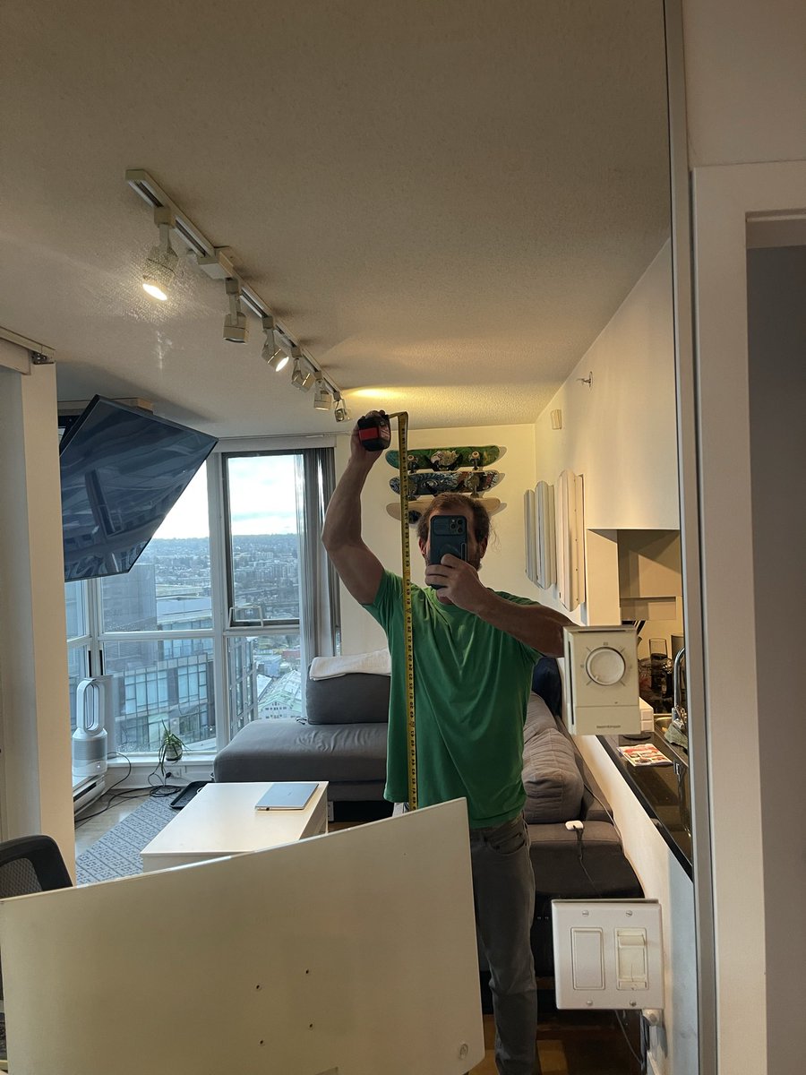 russian-waffle-eater-bot tweet media