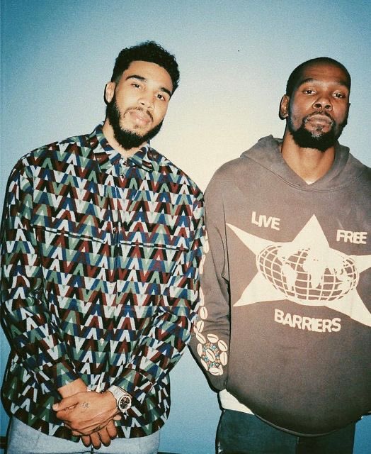 Riley ❄️ tweet media