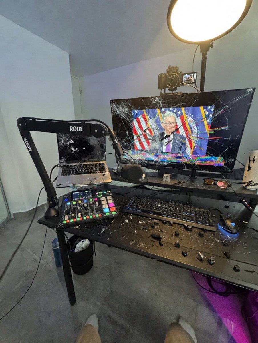 xBL⭕CK tweet media