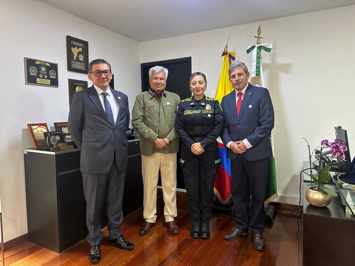 Dirección de Educación Policial tweet media