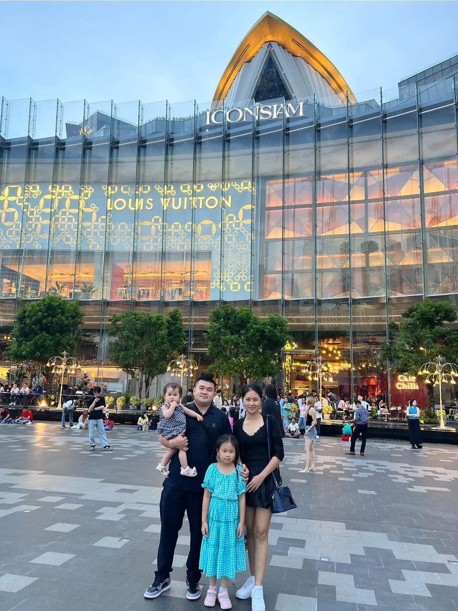 heyboy565's tweet photo. พาครอบครัวเที่ยวครับ 🥰 🙎🏻🙎🏻👧🏻🙎🏻 https://t.co/aEsbK3Pj4i