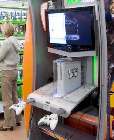 Lieutenant Damn tweet media