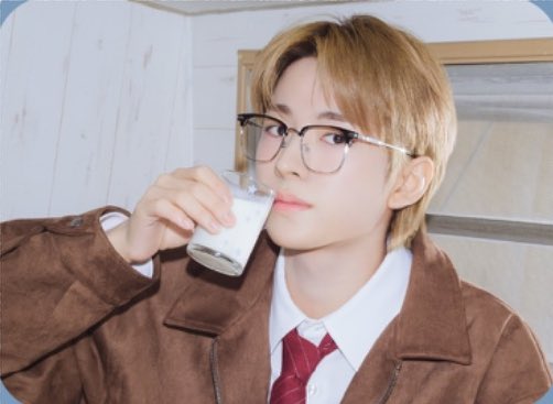 안경 유우시 😍