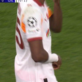 #SONDAKİKA Osimhen’in MR’ında kolunda kırık tespit edildi.