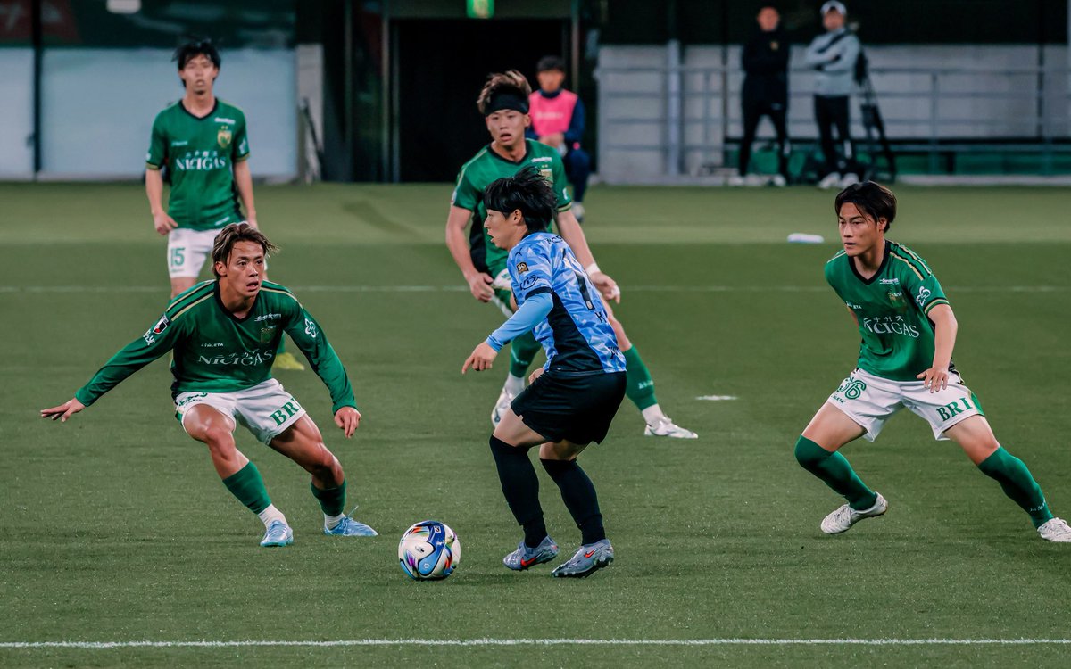 ecsu20992's tweet photo. 2026.03.18
東京ヴェルディvs川崎フロンターレ
写真垢更新📸
https://t.co/3HqE4WLARN https://t.co/cYVmyf8F8L